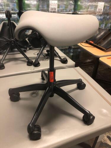 HUMANSCALE SADDLE SEAT