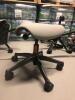 HUMANSCALE SADDLE SEAT