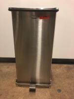 Rubbermaid Commercial Defender ST24 Series SS Trash Bin