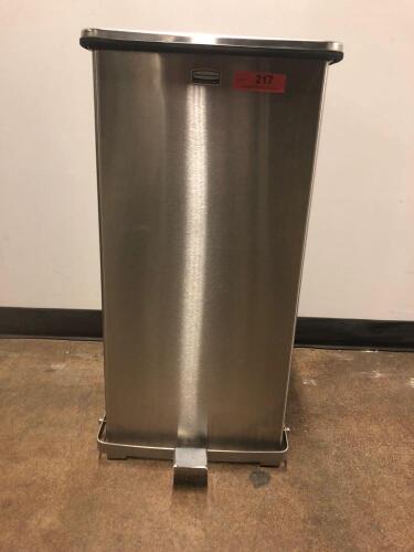 Rubbermaid Commercial Defender ST24 Series SS Trash Bin