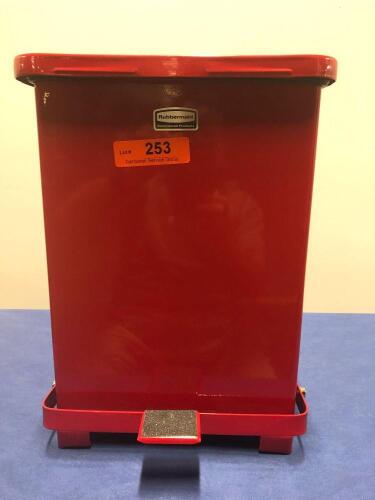 Rubbermaid Commercial Defender ST7 red trash bin