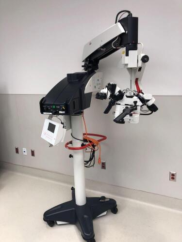 LEICA M525 SURGICAL MICROSCOPE W/ DUAL BINOCULARS W/ FACE TO FACE BRIDGE ON F40 STAND