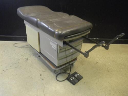 RITTER 305 POWER EXAM TABLE WITH FOOTSWITCH