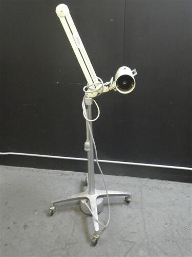 EXAM LIGHT ON ROLLING STAND