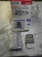 OMRON HEM-705CP BLOOD PRESSURE MONITOR