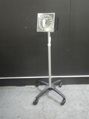 SPHYGMOMANOMETER ON ROLLING STAND