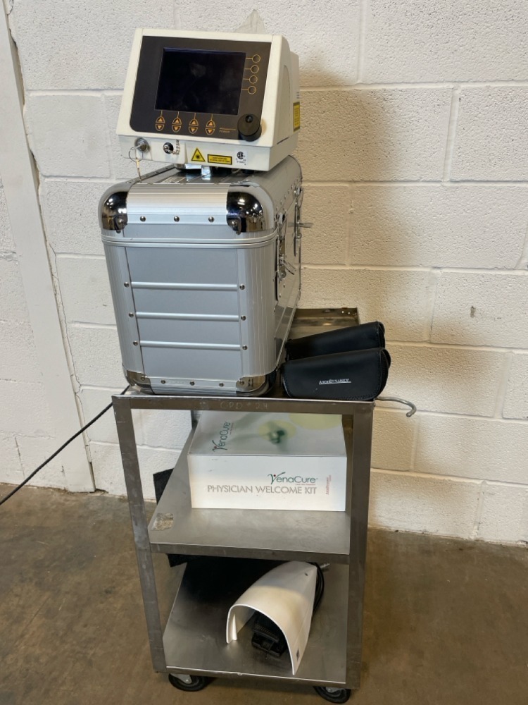 ANGIO DYNAMICS BIOLITEC D15-0002 810 NM DIODE LASER SYSTEM WITH CASE ...
