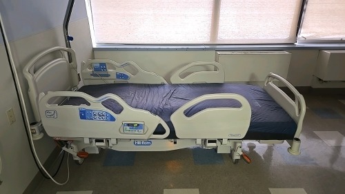 HILL-ROM ADVANTA 2 HOSPITAL BED, PL W/ P1177A PATIENT HELPER POLE ...