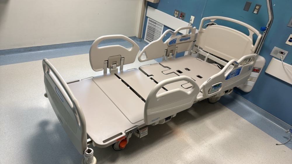 HILL-ROM ADVANTA 2 HOSPITAL BED, PL, W/ P1177A PATIENT HELPER POLE, NO ...