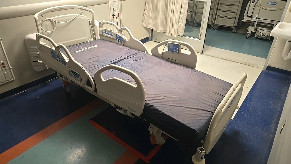 HILL-ROM ADVANTA 2 HOSPITAL BED, PL LOCATED AT: 1 MEDICAL CENTER BLVD ...