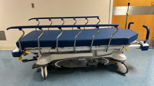 STRYKER 1105 STRETCHER W/ SCALE