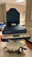 STRYKER 1105 STRETCHER W/ SCALE