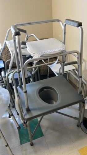 LOT OF COMMODES X9