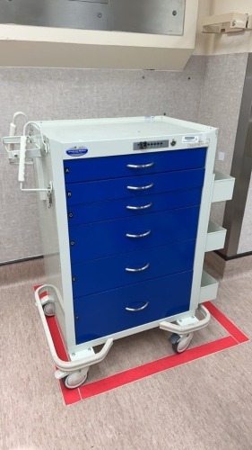 ARMSTRONG MEDICAL CRASH CART