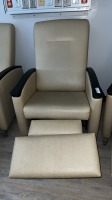 LOT OF RECLINERS X2