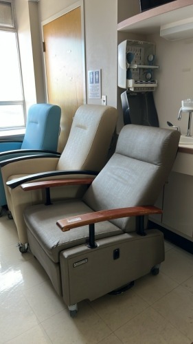 LOT OF RECLINERS X3