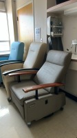 LOT OF RECLINERS X3