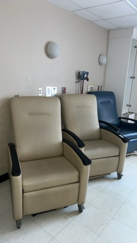 LOT OF RECLINERS X3