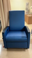 LOT OF RECLINERS X2