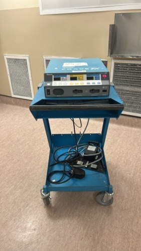 VALLEYLAB FX C ESU SYSTEM W/ FOOTSWITCH ON CART