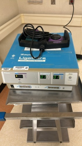 VALLEYLAB LIGASURE VESSEL SEALING SYSTEM W/ FOOTSWITCH