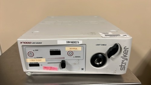 STRYKER X7000 LIGHT SOURCE