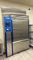 GETINGE 833HC VACUUM/ GRAVITY STEAM STERILIZER