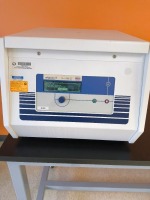 QIAGEN 4-15C SIGMA CENTRIFUGE (THIS LOT IS FROM THE CLOSURE OF 9TH MILE LAB)