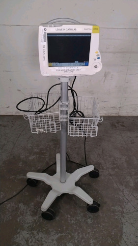 PHILIPS INTELLIVUE MP30 PATIENT MONITOR ON ROLLING STAND (Apart of the Astria Regional Medical Center Yakima, WA / Located at Phoenix Warehouse)