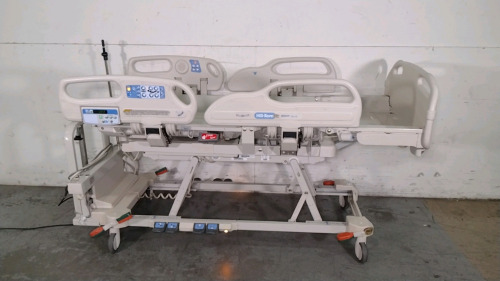 HILL-ROM P3200 VERSACARE HOSPITAL BED