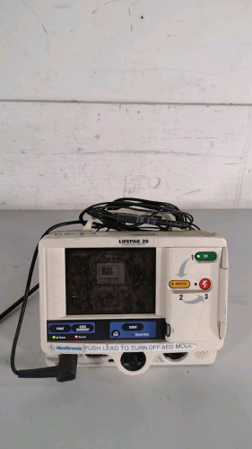 MEDTRONIC LIFEPAK 20 DEFIB WITH PACER, ANALYZE, AED MODE, ECG CABLE