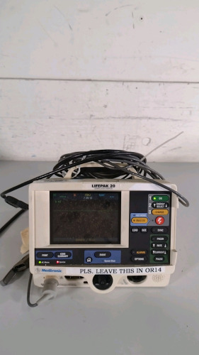 MEDTRONIC LIFEPAK 20 DEFIB WITH PACER, ANALYZE, AED MODE, ECG CABLE