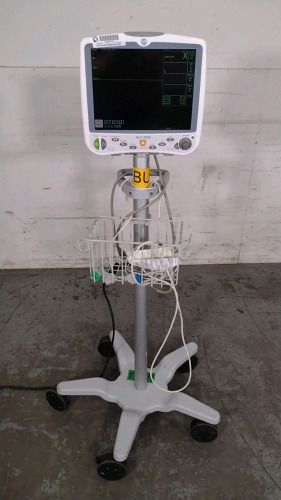 GE DASH 5000 PATIENT MONITOR ON ROLLING STAND