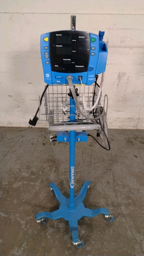 GE V100 VITAL SIGNS MONITOR ON ROLLING STAND