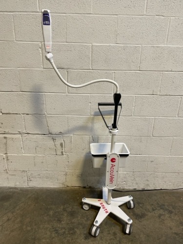 ACCUVEIN AV500 VEIN VIEWER SYSTEM ON ROLLING STAND