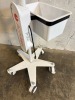 ACCUVEIN AV400 VEINVIEWER ON ROLLONG STAND - 4