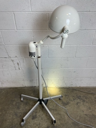 HILL-ROM HERAEUS EXAM LIGHT ON ROLLING STAND
