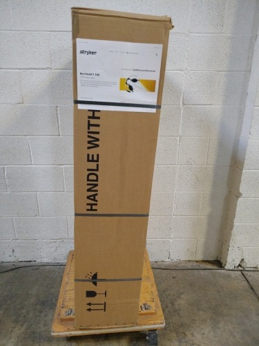 BERCHTOLD CHROMOPHARE F300 MOBILE EXAM LIGHT