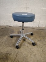 ROLLING STOOL