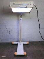 DRAGER PHOTO-THERAPY 4000 PHOTOTHERAPY SYSTEM ON ROLLING STAND
