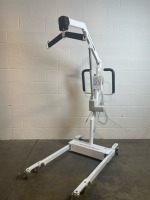 WY EAST MEDICAL TOTALIFT EPL PATIENT LIFT WITH HAND CONTROL