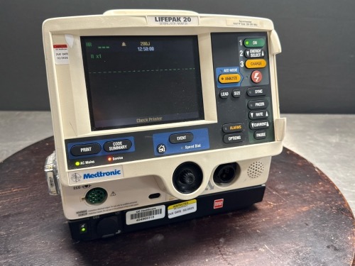 MEDTRONIC LIFEPAK 20 DEFIBRILLATOR/MONITOR