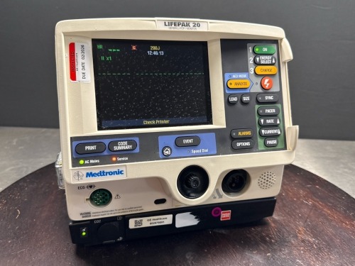 MEDTRONIC LIFEPAK 20 DEFIBRILLATOR/MONITOR