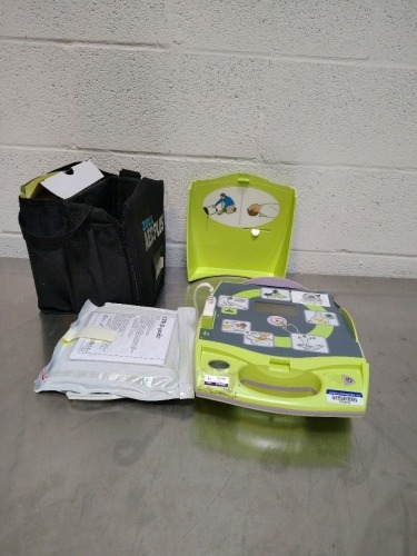 ZOLL AED PLUS DEFIBRILLATOR