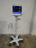 GE B40 PATIENT MONITOR ON ROLLING STAND