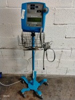 GE PRO 100V2 DUNAMAP PATIENT MONITOR ON ROLLING STAND