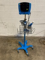 GE DINAMAP CARESCAPE V100 PATIENT MONITOR ON ROLLING STAND