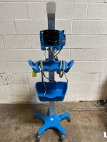 GE DINAMAP V100 CARESCAPE PATIENT MONITOR ON ROLLING STAND