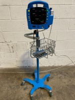 GE DINAMAP PATIENT MONITOR ON ROLLING STAND