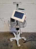 SPACELABS ULTRAVIEW DM3 PATIENT MONITOR ON ROLLING STAND